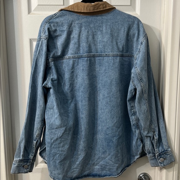 Universal Thread Light Blue Barn Denim Jacket - Picture 3 of 3